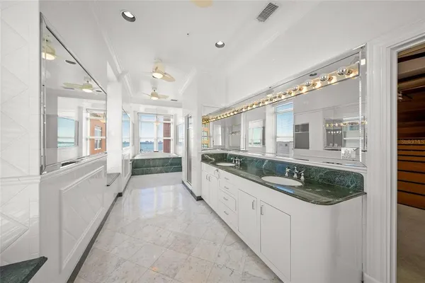 $6,995,000 | 1330 Main Street, Unit PH 9 & 10, Sarasota, FL 34236