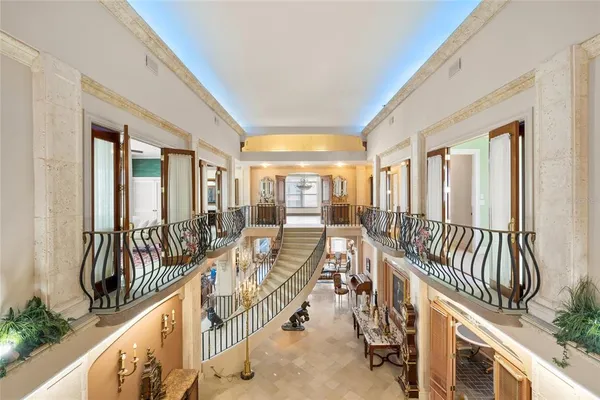 $6,995,000 | 1330 Main Street, Unit PH 9 & 10, Sarasota, FL 34236