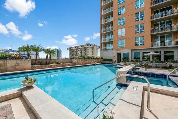 $6,995,000 | 1330 Main Street, Unit PH 9 & 10, Sarasota, FL 34236