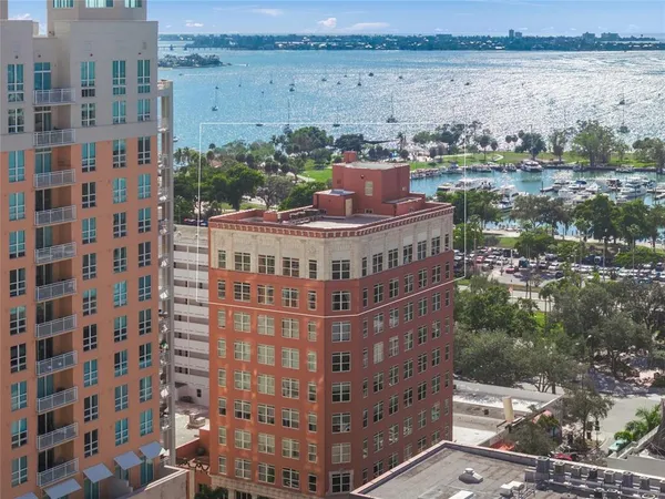 $6,995,000 | 1330 Main Street, Unit PH 9 & 10, Sarasota, FL 34236