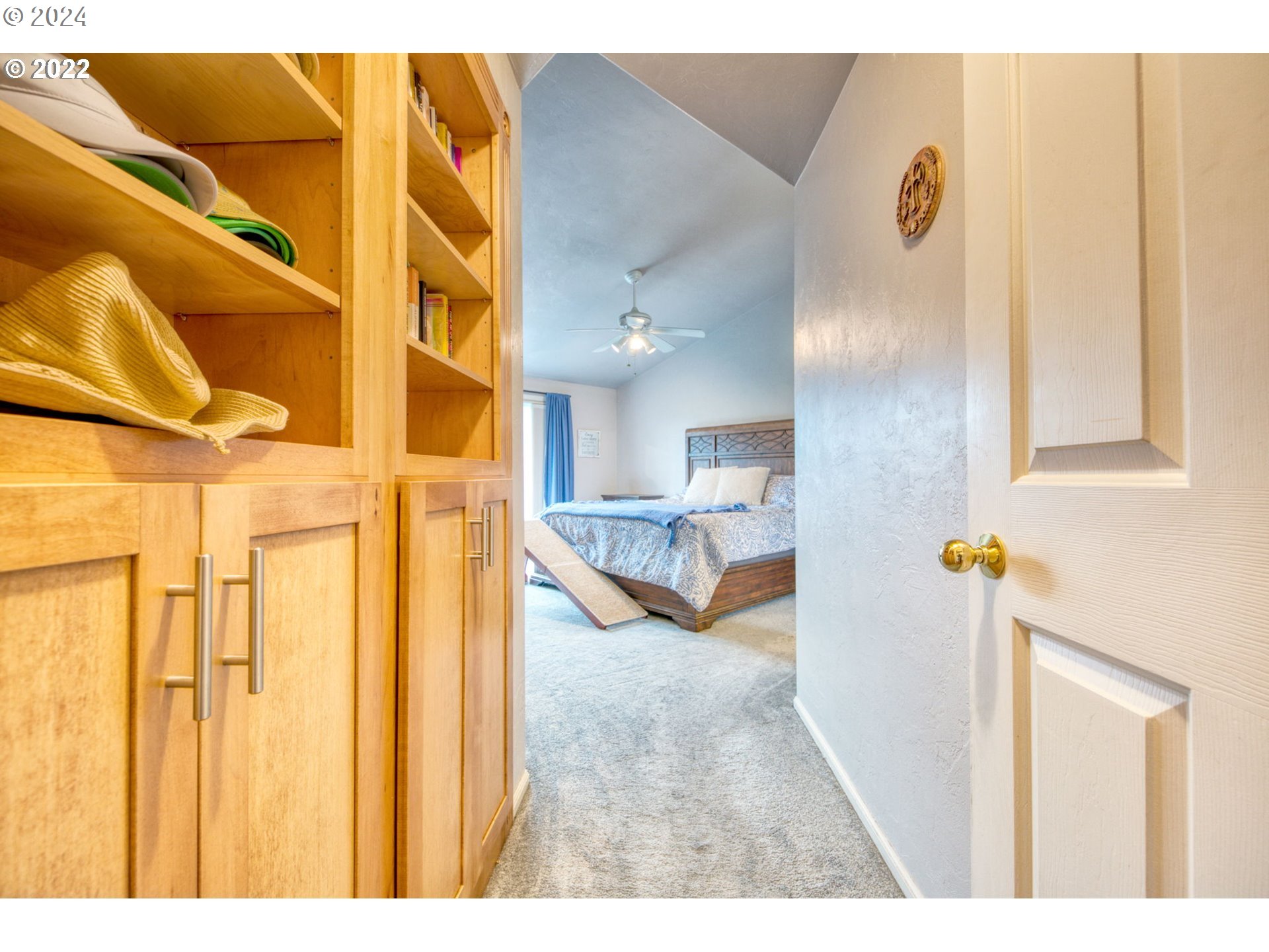 1425 Gilham Road Eugene, OR 97401 - Photo 16 of 30 a view of a bathroom with a tub and shower