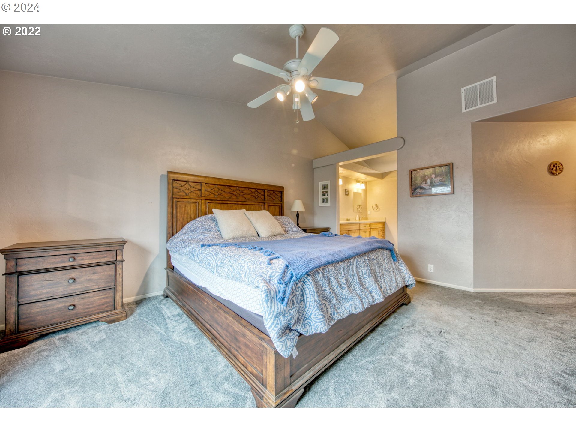 1425 Gilham Road Eugene, OR 97401 - Photo 19 of 30 a bedroom with a bed and window