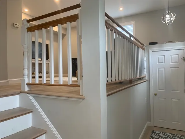 $2,600 | 33 Van Zandt Avenue, Unit 1, Newport, RI 02840