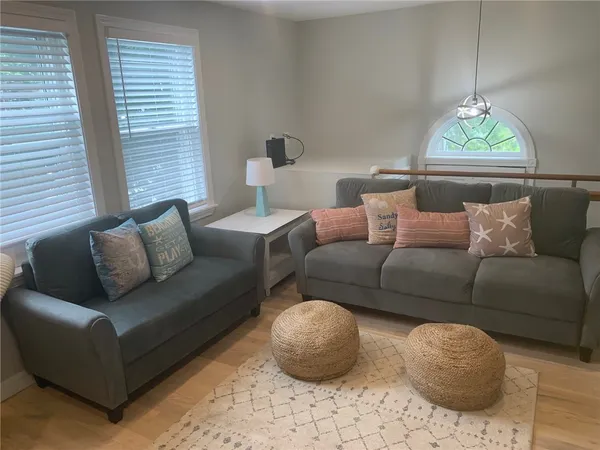 $2,600 | 33 Van Zandt Avenue, Unit 1, Newport, RI 02840