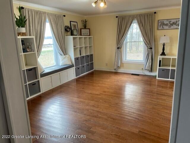 4842 Parman Road Stockbridge, MI 49285 - Photo 2 of 24 PARMAN LIVING ROOM