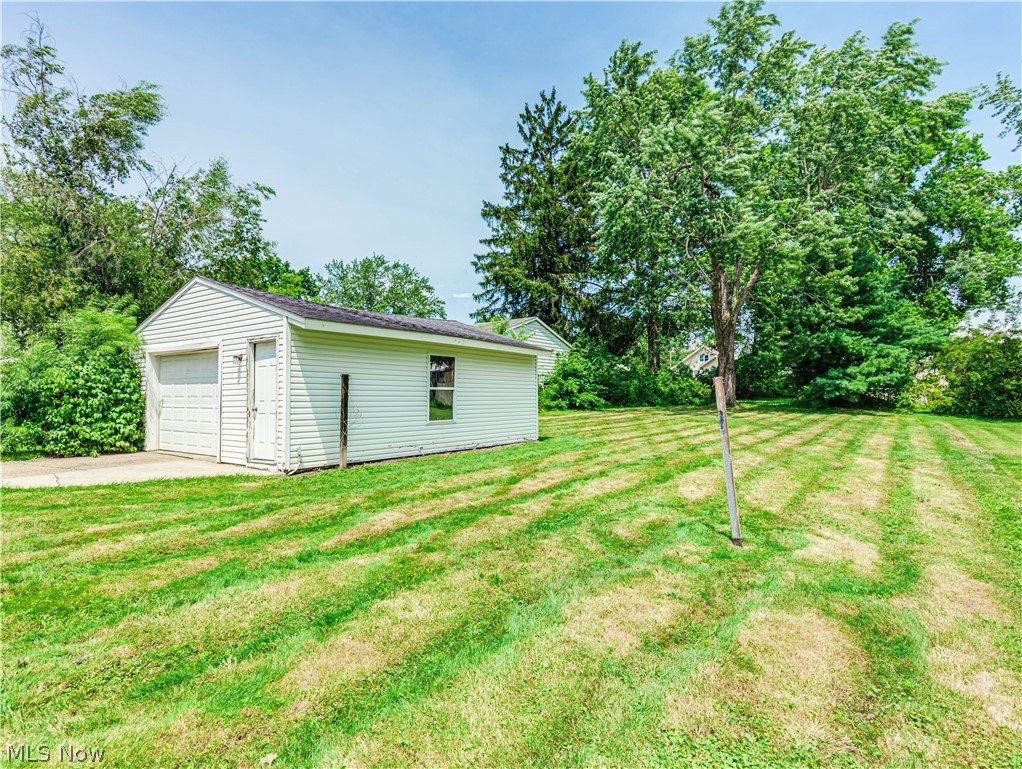 880 West Riddle Avenue Ravenna, OH 44266 - Photo 14 of 14 View of yard