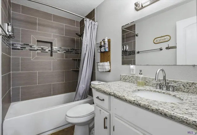 $225,000 | 2261 Carolyn Avenue, Denham Springs, LA 70726