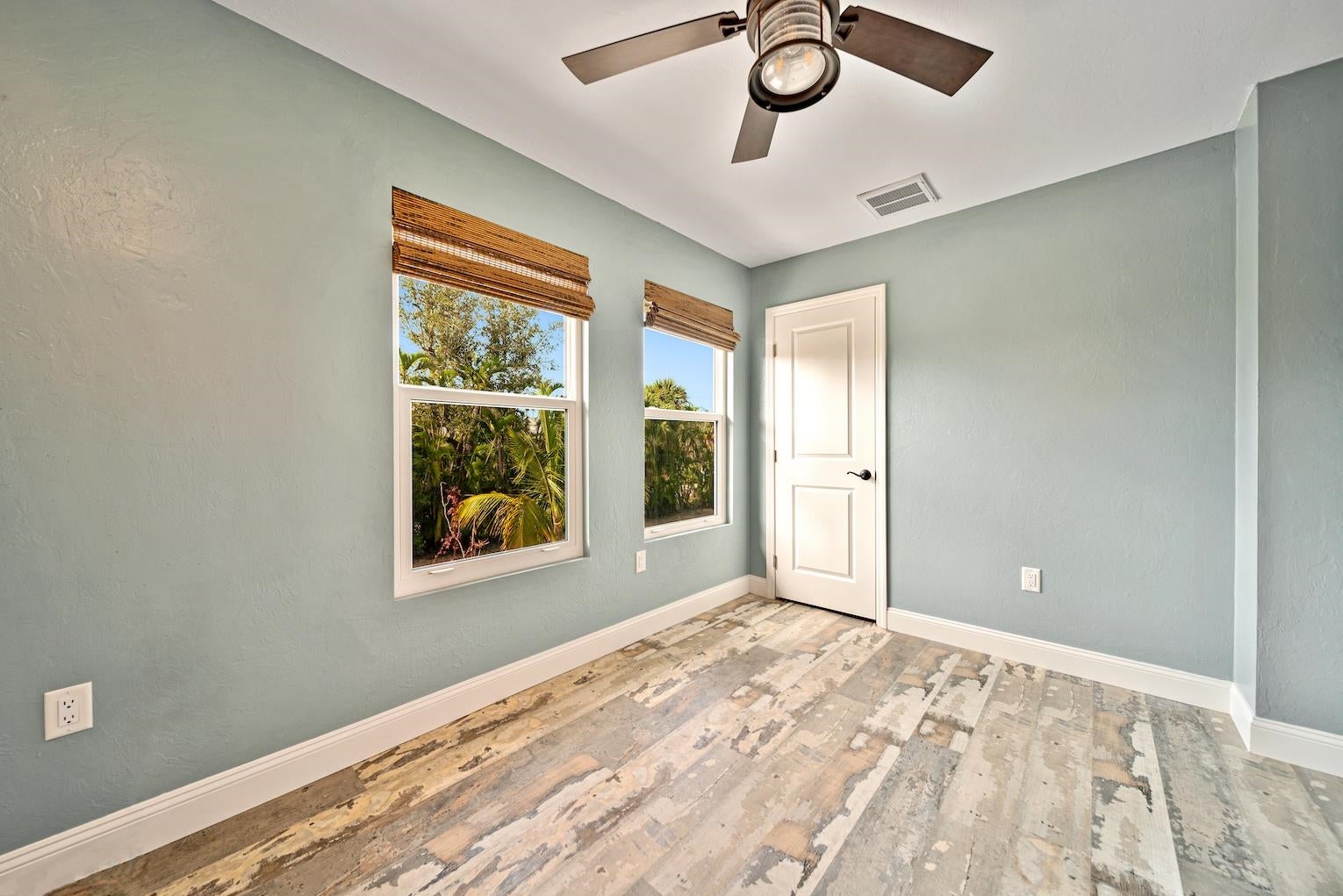 812 Rabbit Road Sanibel, FL 33957 - Photo 25 of 50 Gallery Image 25