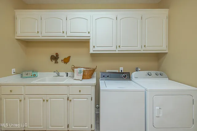 $344,900 | 23 Carriage Ct Place, Brandon, MS 39047