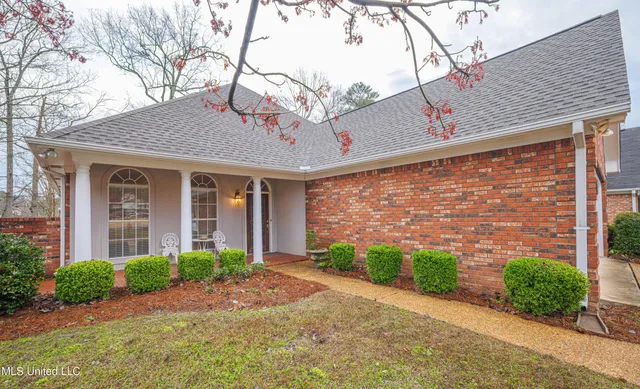 $344,900 | 23 Carriage Ct Place, Brandon, MS 39047