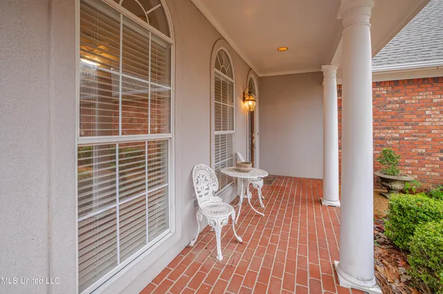 $344,900 | 23 Carriage Ct Place, Brandon, MS 39047