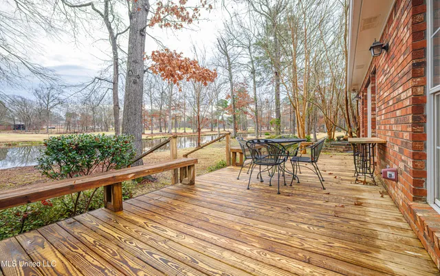 $344,900 | 23 Carriage Ct Place, Brandon, MS 39047