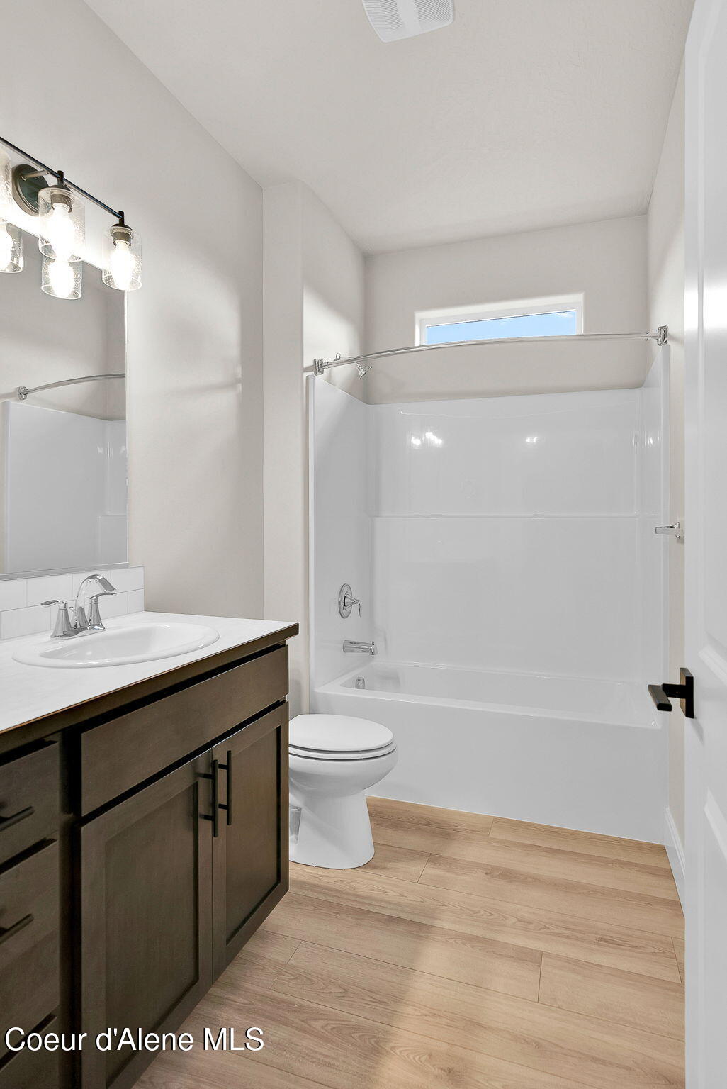 20646 North Bombastic Street Rathdrum, ID 83858 - Photo 9 of 53 Full Spare Bathroom