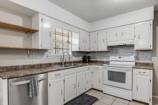 $190,000 | 469 Stillwell Boulevard, Crestview, FL 32539