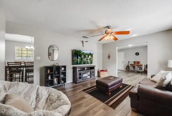 $190,000 | 469 Stillwell Boulevard, Crestview, FL 32539