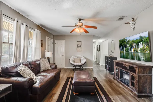 $190,000 | 469 Stillwell Boulevard, Crestview, FL 32539