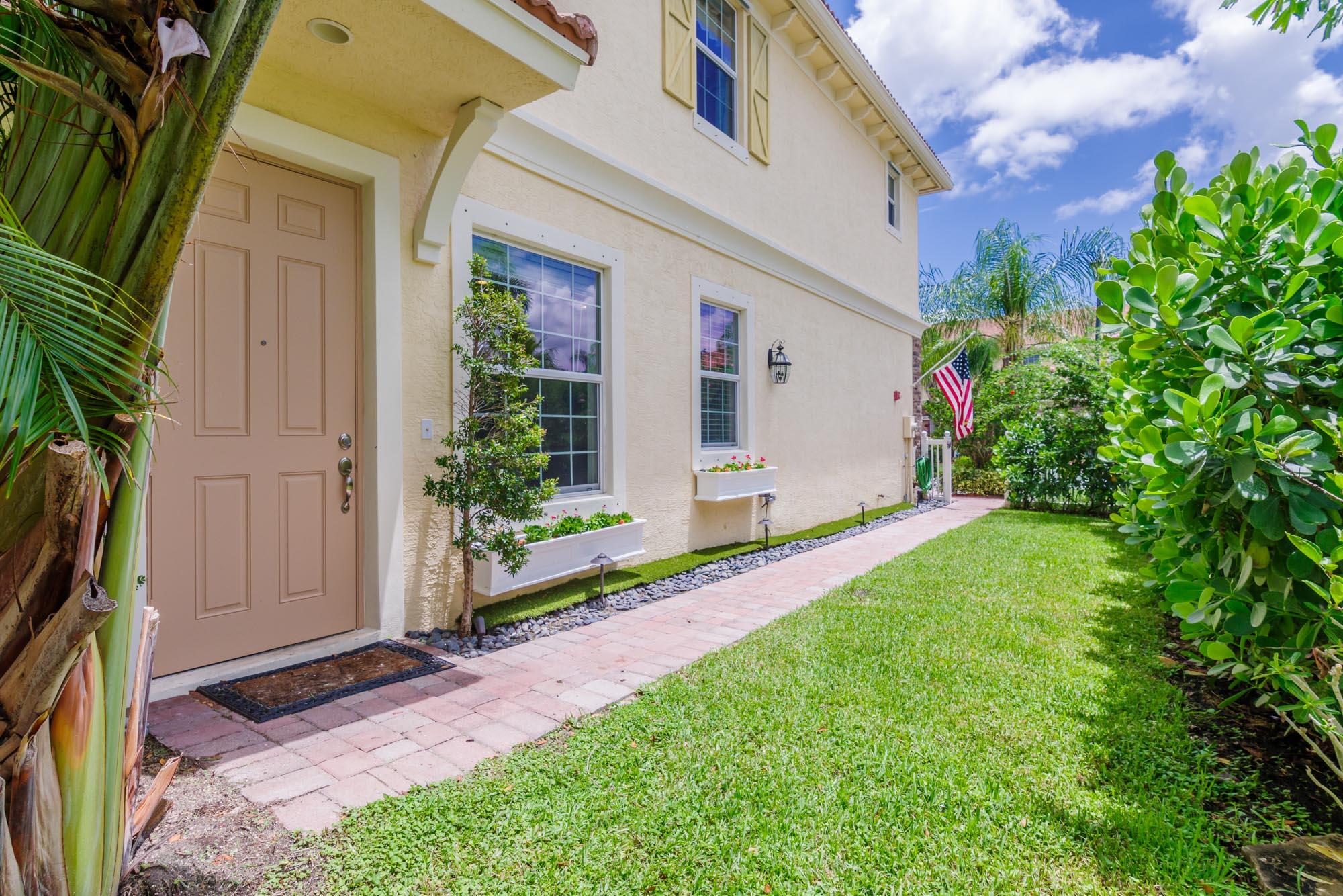 9520 Southwest Merlin Court Stuart, FL 34997 - Photo 3 of 43 IMG-13