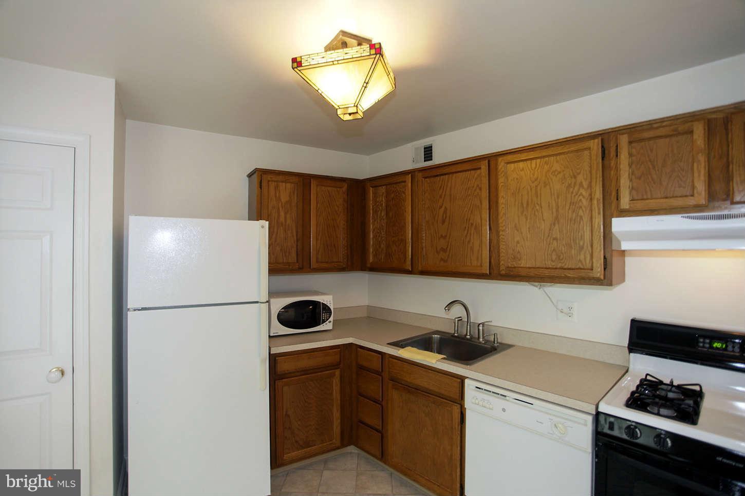 2503 Baltimore Road, Unit 7 Rockville, MD 20853 - Photo 12 of 29 Kitchen
