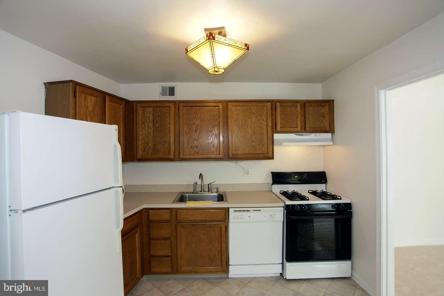 2503 Baltimore Road, Unit 7 Rockville, MD 20853 - Photo 13 of 29 Kitchen