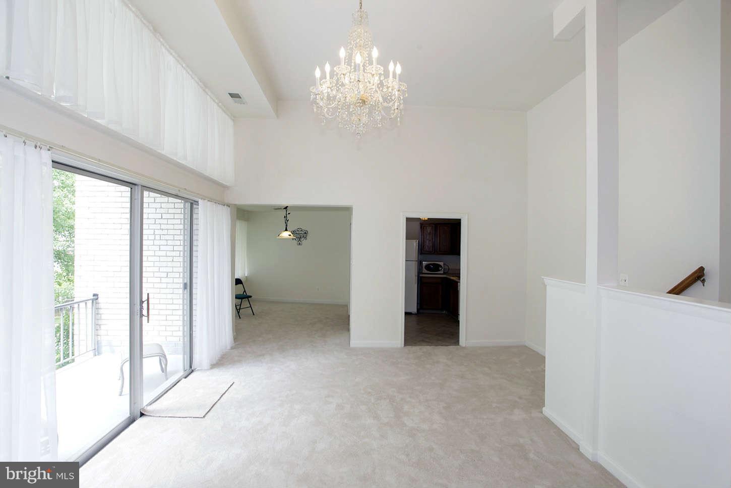2503 Baltimore Road, Unit 7 Rockville, MD 20853 - Photo 10 of 29 Living Room