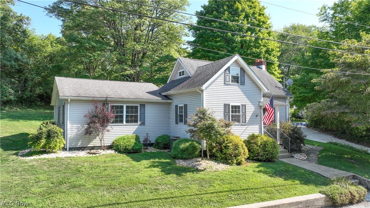 38610 Spiedel Town Road Bethesda, OH 43719 - Photo 2 of 33 View of front facade featuring a front lawn