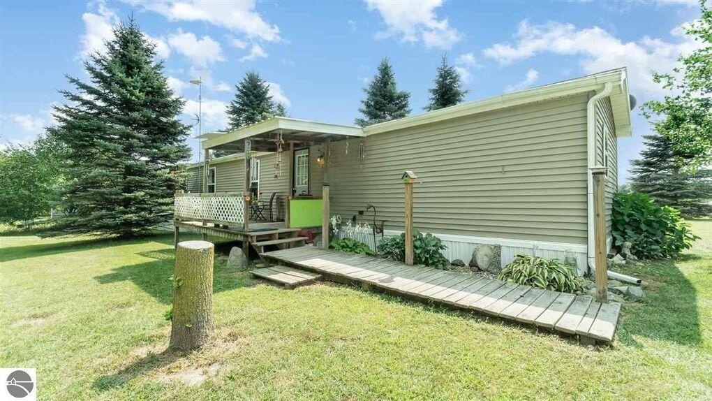 11460 West Broomfield Road Remus, MI 49340 - Photo 4 of 26 48dde02a7a61bc86761257fb971aa662l-m38243