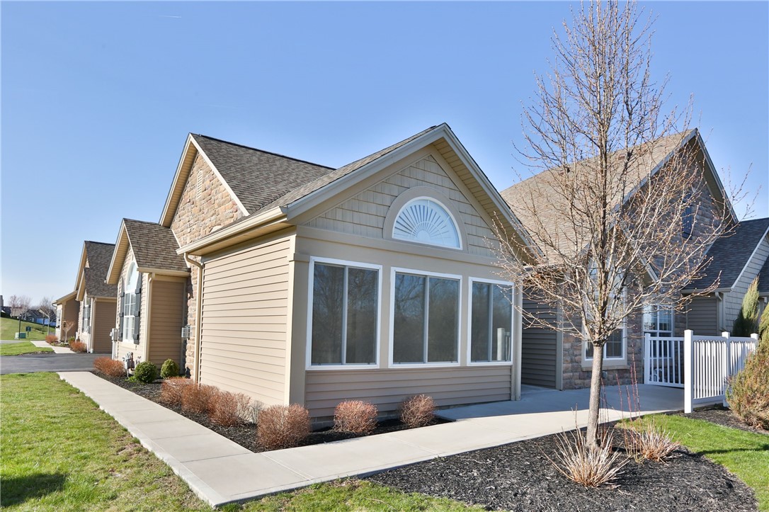 3243 Abbey Road Buffalo, NY 14224 - Photo 2 of 36 Private off street end unit.