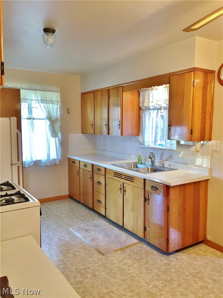 701 North Ridge Road Lorain, OH 44055 - Photo 4 of 22