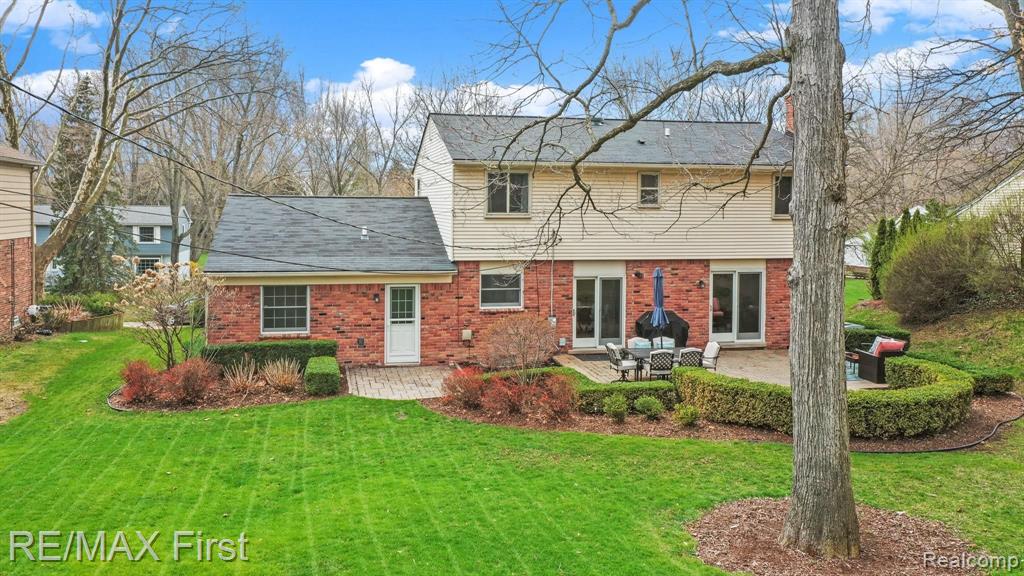 659 Campus Road Rochester Hills, MI 48309 - Photo 2 of 47