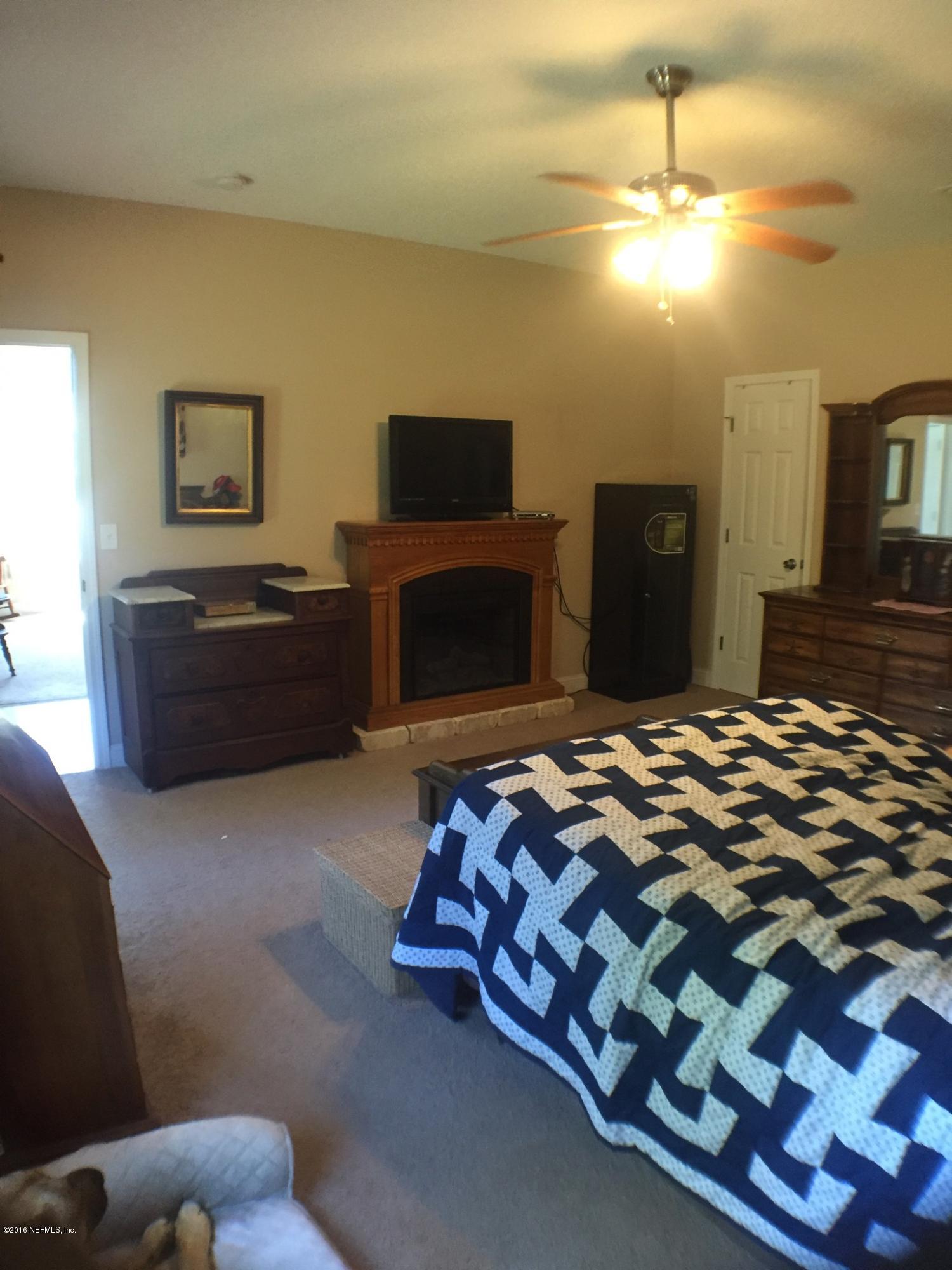 2366 Tyrone Road Middleburg, FL 32068 - Photo 18 of 21 Master Bedroom