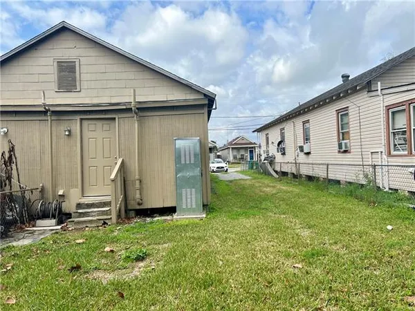 $1,000 | 533 Avenue B, Marrero, LA 70072
