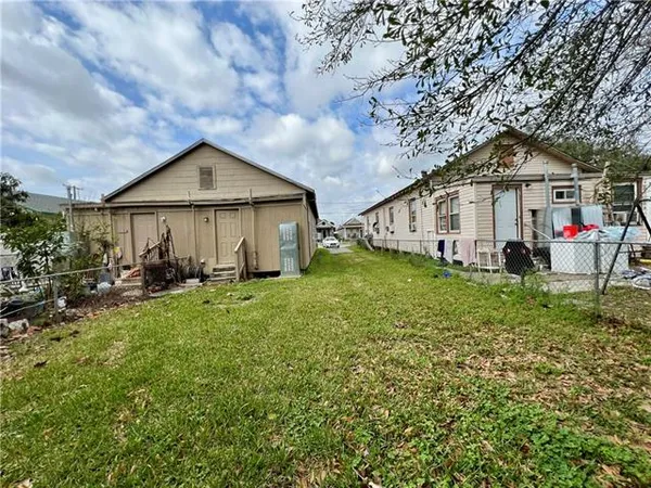 $1,000 | 533 Avenue B, Marrero, LA 70072