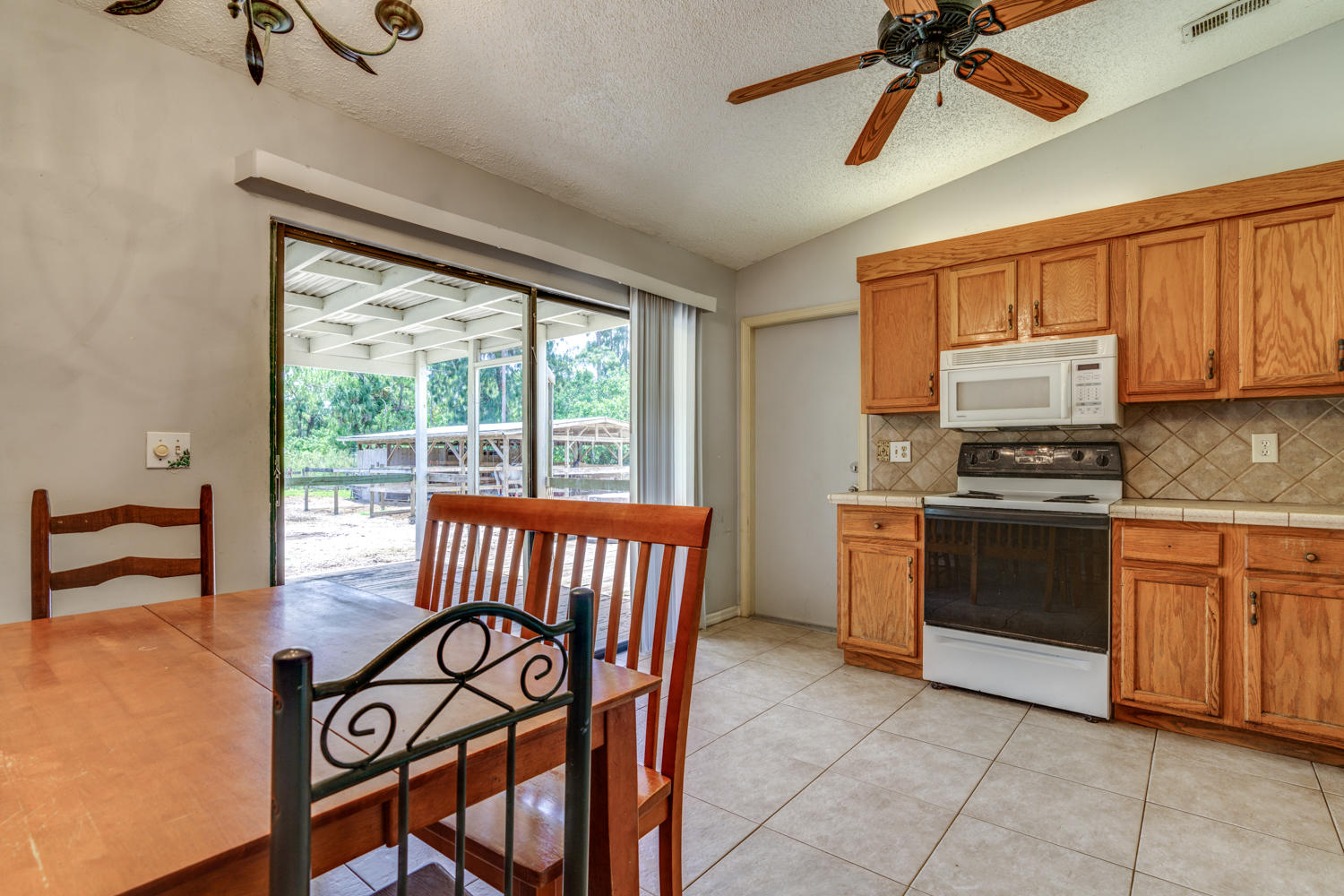 16406 88th Road North Loxahatchee, FL 33470 - Photo 12 of 29 Kitchen