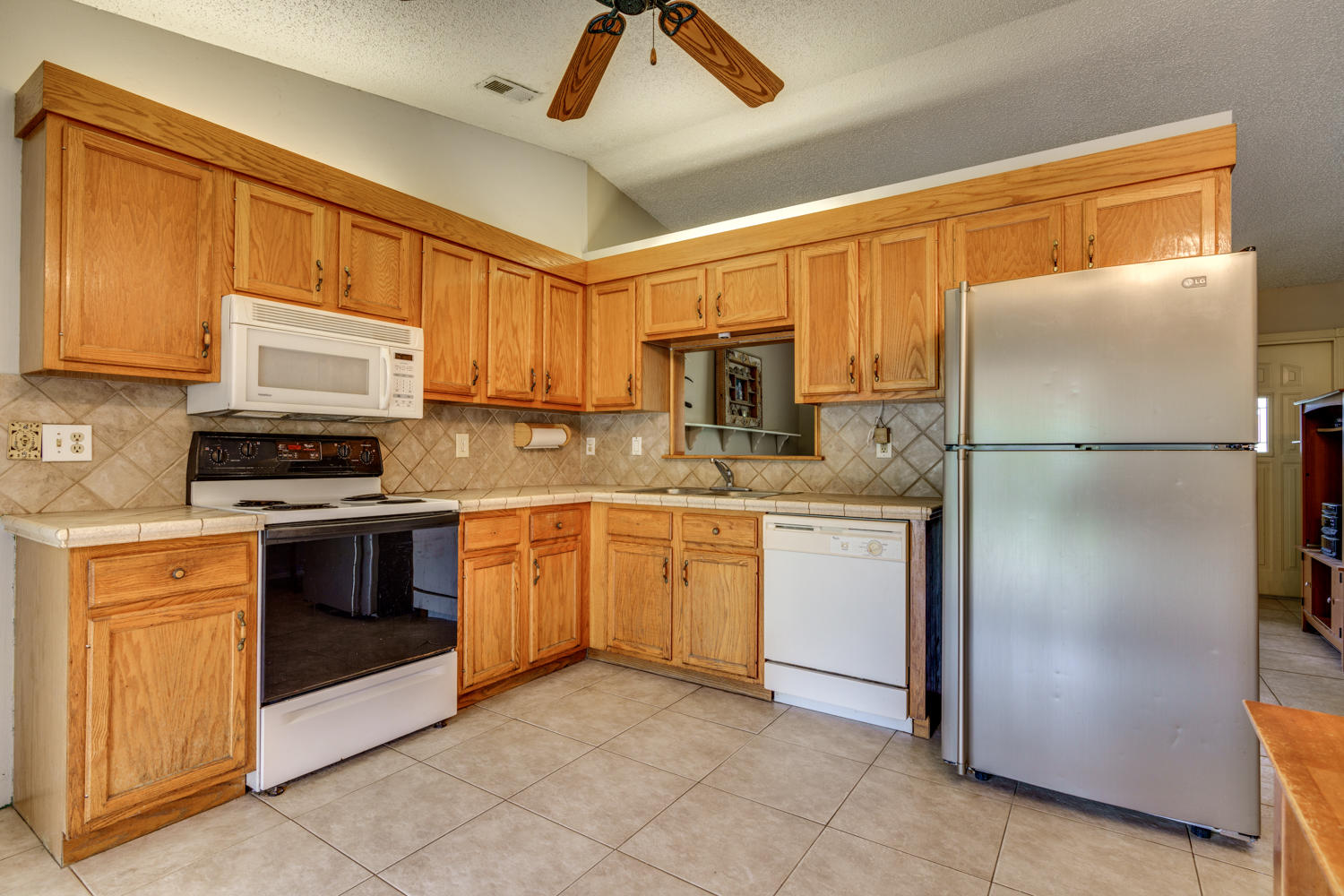 16406 88th Road North Loxahatchee, FL 33470 - Photo 13 of 29 Kitchen