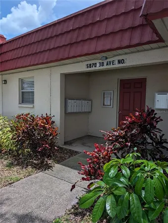 $1,800 | 5870 38th Avenue North, Unit 40, St. Petersburg, FL 33710