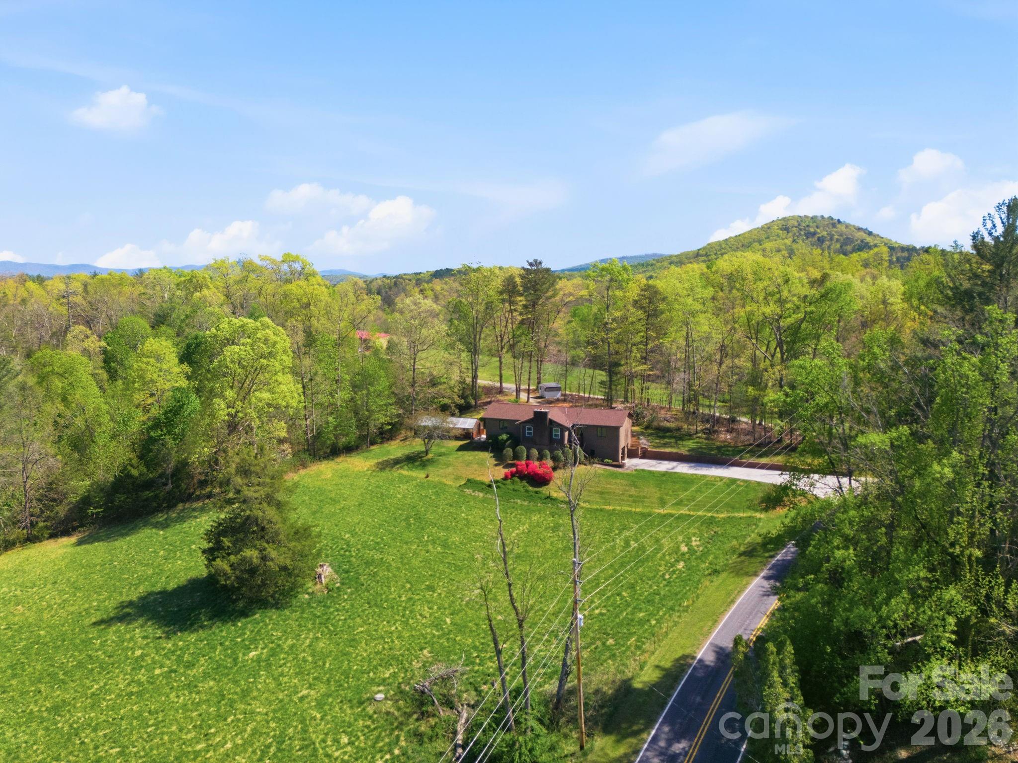 573 Randolph Road Marion, NC 28752 - Photo 3 of 37