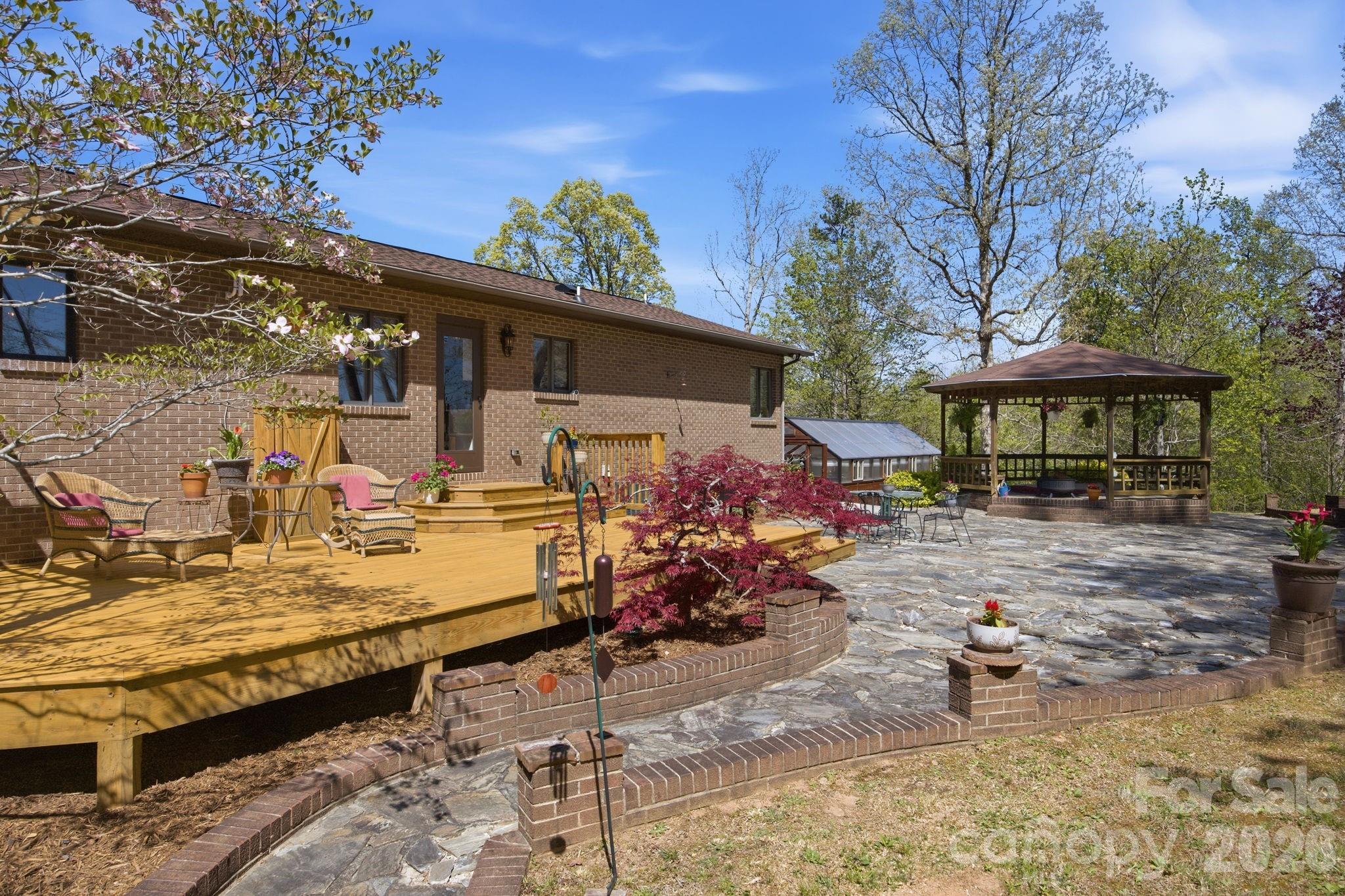 573 Randolph Road Marion, NC 28752 - Photo 6 of 37