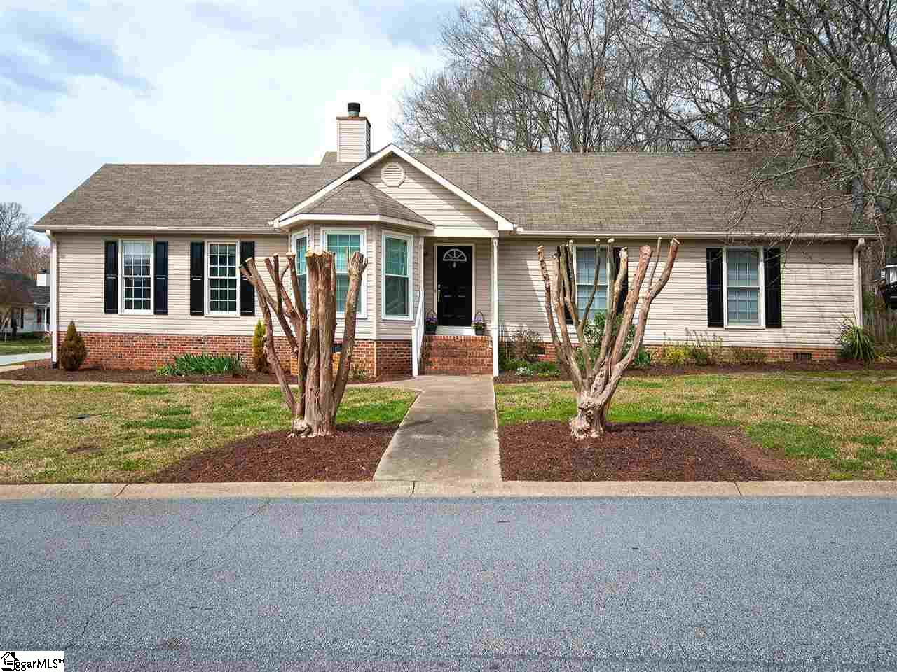 2 Landfall Court Simpsonville, SC 29681 - Photo 1 of 36 Gallery Image 1