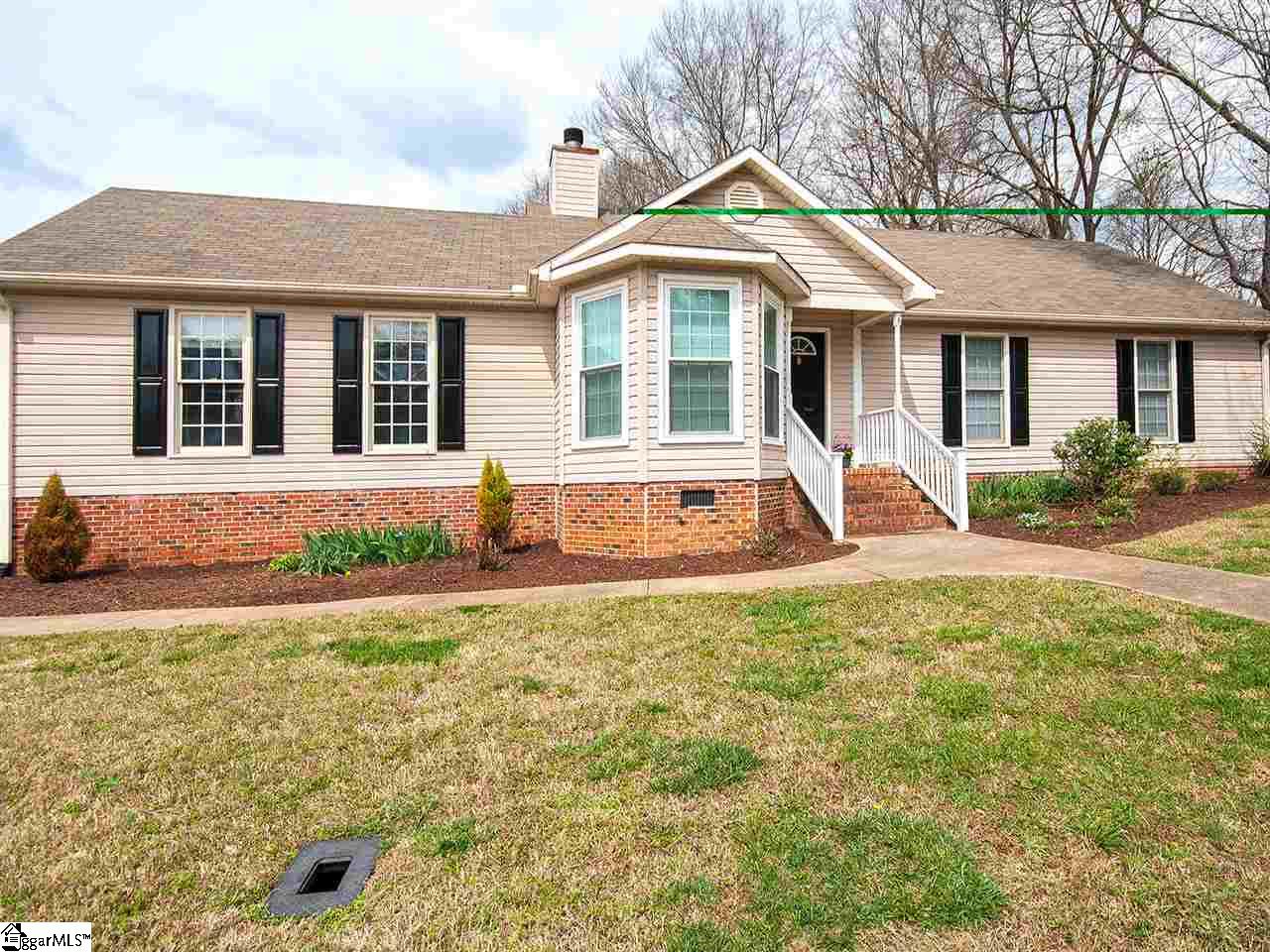 2 Landfall Court Simpsonville, SC 29681 - Photo 2 of 36 Gallery Image 2