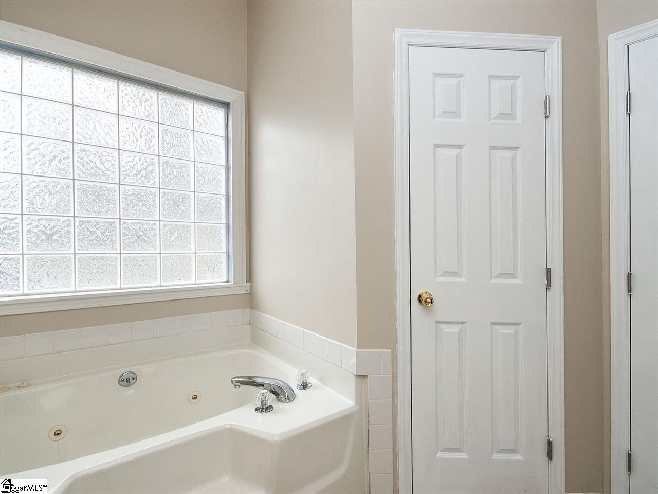 2 Landfall Court Simpsonville, SC 29681 - Photo 27 of 36 Gallery Image 27