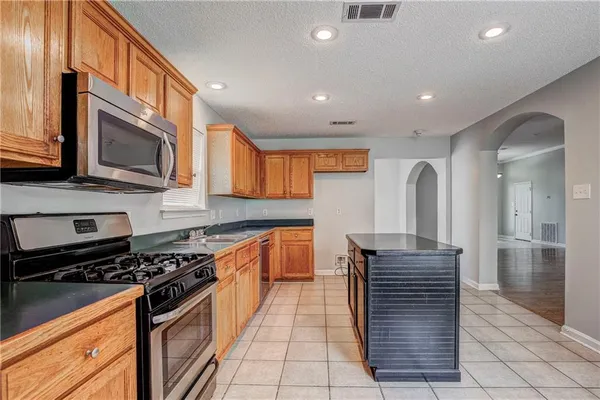 $2,500 | 110 Pennbrooke Drive, Laplace, LA 70068