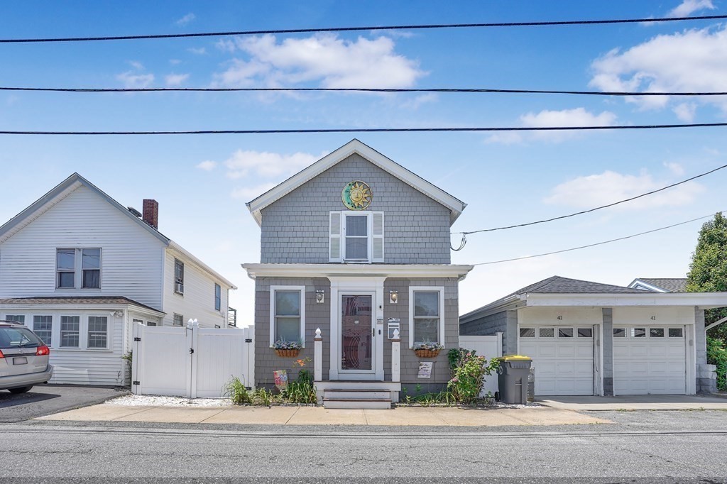 23 Ripley Street Somerset, MA 02725 - Photo 2 of 37 Gallery Image 2