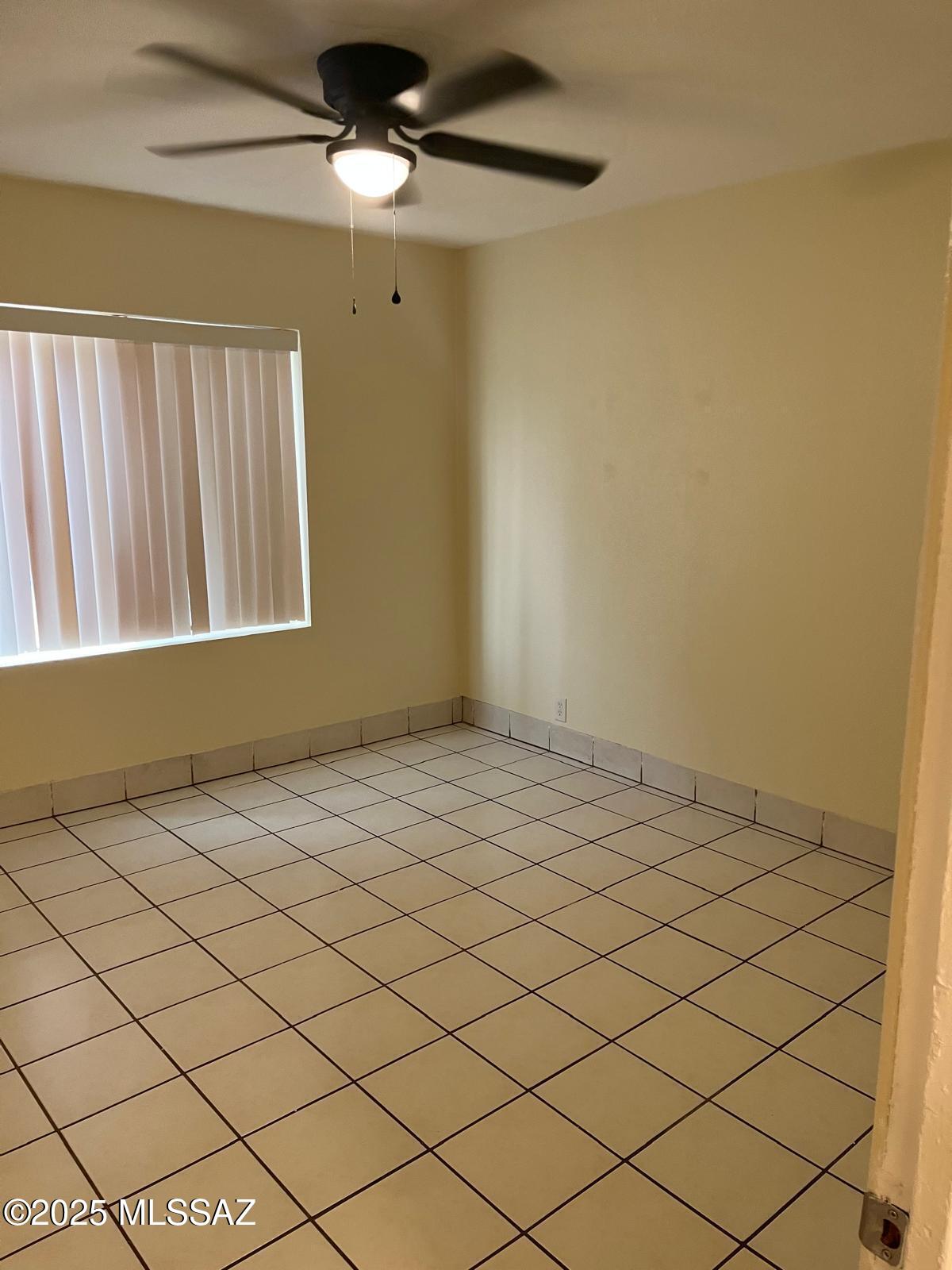 345 East Teton Road, Unit 2 Tucson, AZ 85756 - Photo 7 of 18 PHOTO-2025-11-18-20-28-29_4