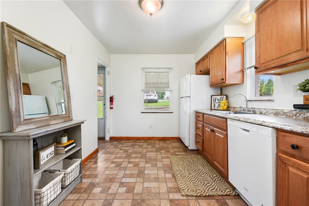 4445 Stilley Road Pittsburgh, PA 15227 - Photo 8 of 25 Gallery Image 8