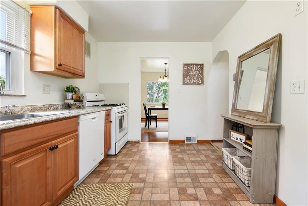 4445 Stilley Road Pittsburgh, PA 15227 - Photo 10 of 25 Gallery Image 10
