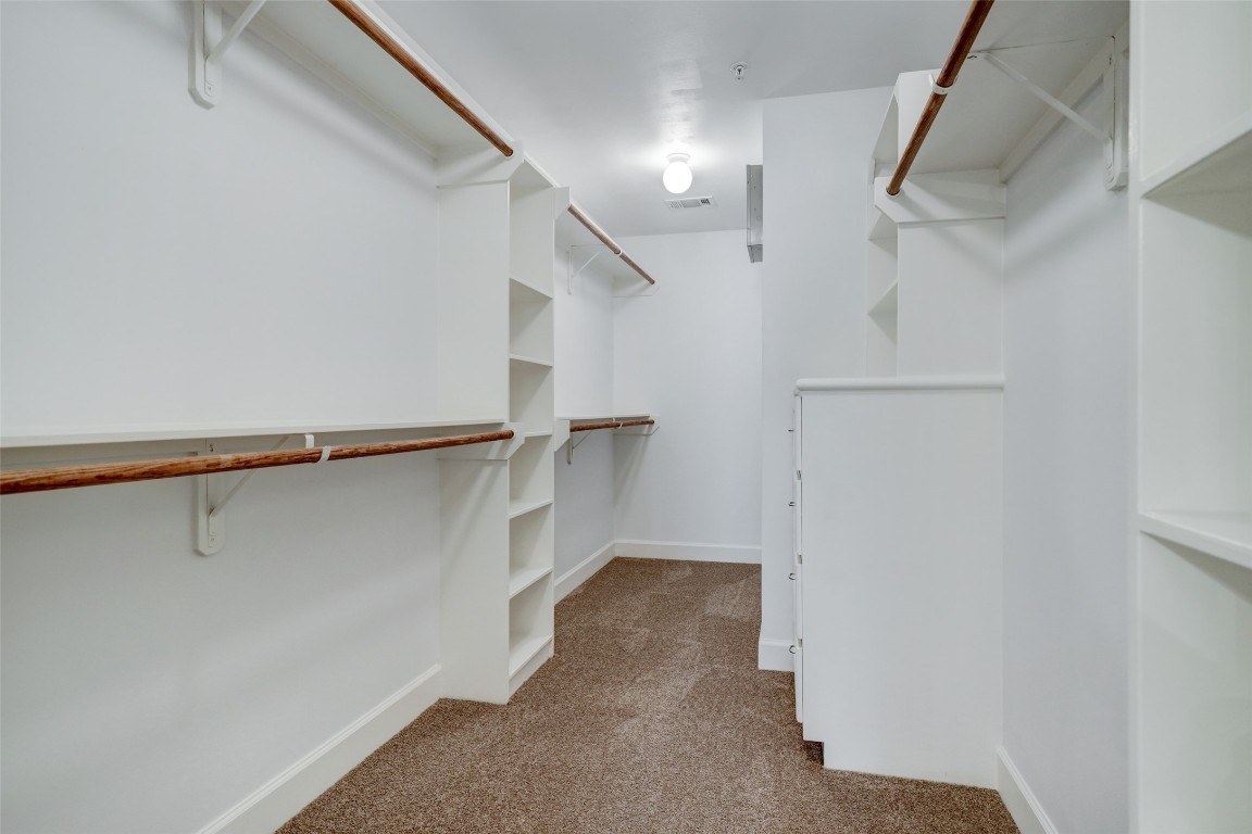 5941 South Loop E Freeway, Unit 1002 Houston, TX 77033 - Photo 15 of 16 a view of small space