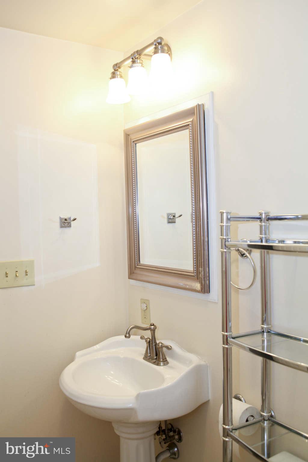 12031 Keymar Road Keymar, MD 21757 - Photo 5 of 20 Bath