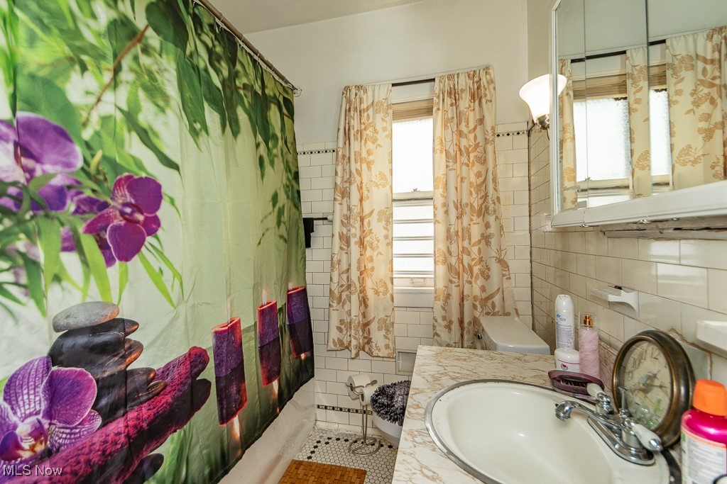 10008 Aetna Road Cleveland, OH 44105 - Photo 11 of 26 Gallery Image 11