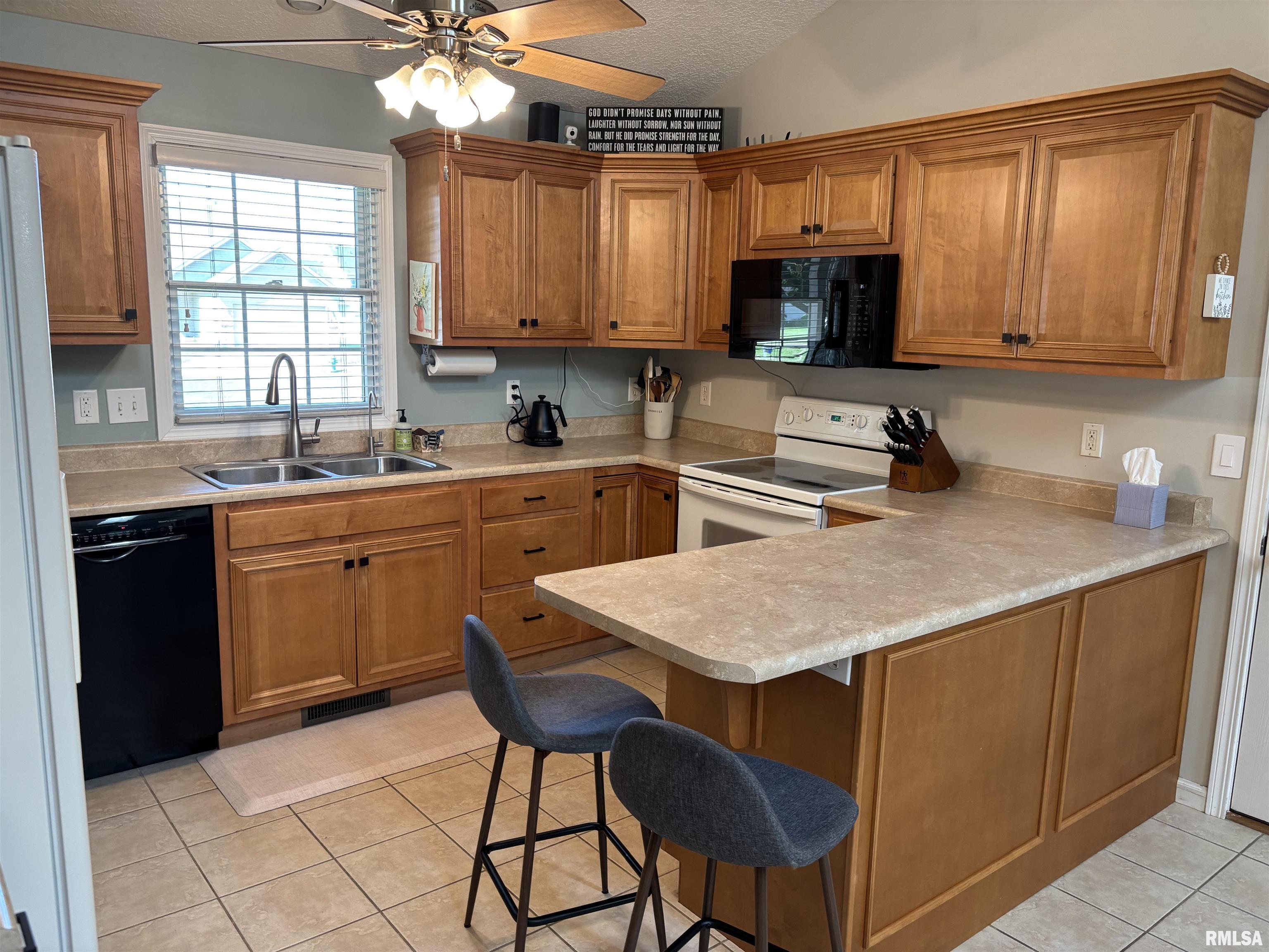26 Elk Court Washington, IL 61571 - Photo 8 of 32