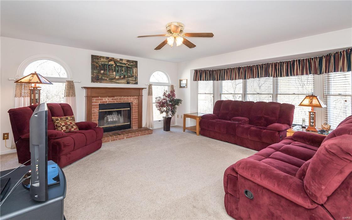 501 Oak Leaf Manor Court Ballwin, MO 63021 - Photo 17 of 40